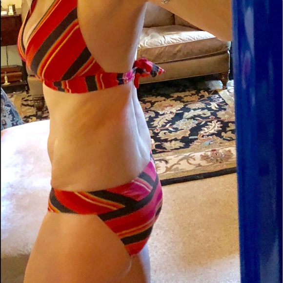 GAP bikini large top small bottoms - Picture 3 of 7